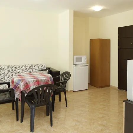 Cherno More Hostel *